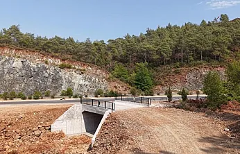 Marmaris Çetibeli'nde orman ve yerleşim alanlarını ayıran yol tamamlandı