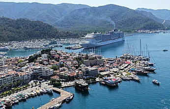 Marmaris'e 'MSC Divina' kruvaziyeriyle 4 bin 137 turist geldi