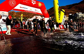 Marmaris'te 22 ülkeden 2 bin 400 yüzücü kulaç atıyor