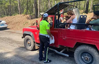 Marmaris'te cip safari araçlarına denetimde yakalanan alkollü sürücüye işlem uygulandı