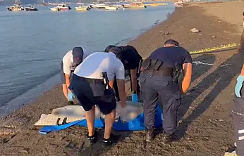 Marmaris'te denizde erkek cesedi bulundu