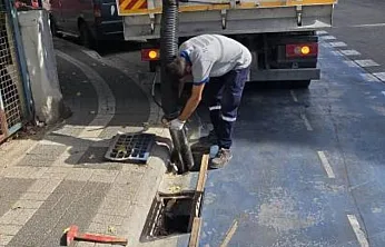 Marmaris'te ızgara ve mazgallarda temizlik çalışması yapıldı