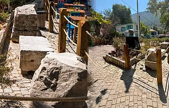 Marmaris'teki Syrna Antik Kenti'ne ait eserler çevre düzenlemesiyle koruma altına alındı