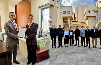Marmaris Ticaret Odası'nda yeni yönetim mazbatalarını aldı