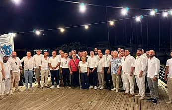 Mehmet Eskici DTO yemeğine ekibiyle katıldı