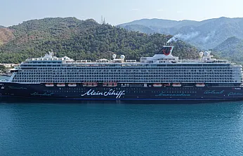 'Mein Schiff 5' kruvaziyeriyle Marmaris'e 2 bin 768 turist geldi
