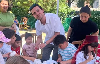 Menteşe'de gönüllü gençler miniklerin mutluluğuna ortak oldu