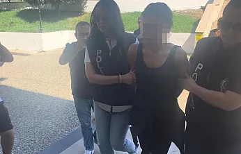 Menteşe'de Türk bayrağını yakmaya çalışan kadın tutuklandı