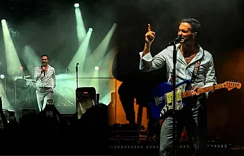 Mert Demir Fethiye'de Sahne Aldı: Konser Alanı Doldu Taştı