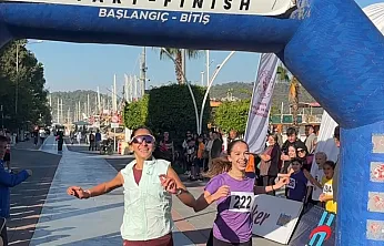 Minikler, gençler, veteranlar… Fethiye'de Cumhuriyet için koştular