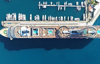 'MSC Divina' kruvaziyeri Marmaris'e 4 bin 111 turist getirdi