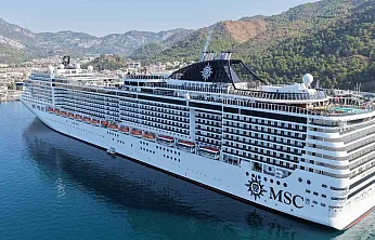 'MSC Divina' kruvaziyeri Marmaris'e 4 bin 239 turist getirdi
