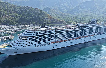 'MSC Divina' kruvaziyeri Marmaris'e 4 bin 63 turist getirdi