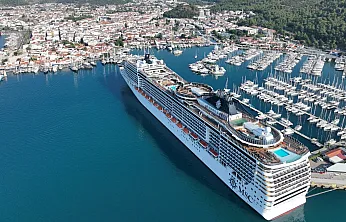'MSC Divina' kruvaziyeri Marmaris'e 3 bin 893 turist getirdi