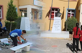 Muğla Büyükşehir'den zarar verilen Atatürk büstüne hızlı müdahale