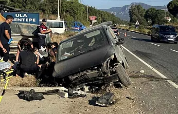 Muğla'da araç yoldan çıktı: 1'i çocuk 7 yaralı