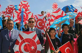 Muğla'da Gazzeli çocuklar için uçurtmalar gökyüzüne bırakıldı