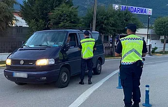Muğla'da Jandarma trafik denetimlerinde 45 sürücünün ehliyeti geri alındı