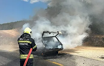 Muğla'da otomobilde çıkan yangın söndürüldü