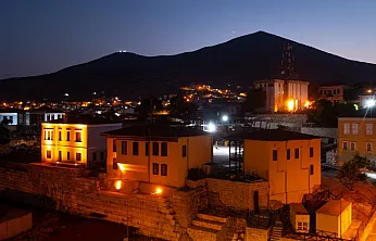 Muğla'da tarihi yapılar gece aydınlatmasıyla parlıyor