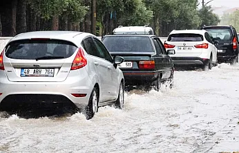 Muğla'ya gök gürültülü sağanak yağış uyarısı