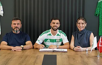 Muğlaspor, Jurgen Çelhaka'yı renklerine bağladı
