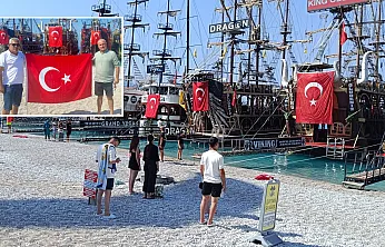 Ölüdeniz'de 1 Temmuz Denizcilik ve Kabotaj Bayramı denizde coşkuyla kutlandı