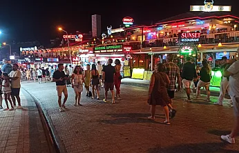 Ölüdeniz Hisarönü'nde Akşam Yoğunluğu