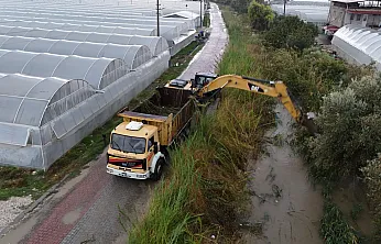Seydikemer Belediyesi Ekipleri Yağışın Ardından Sahada