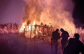 Seydikemer'de bitki atıkları yangını