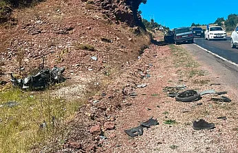 Seydikemer'de otomobil ile motosiklet çarpıştı: 1 ölü, 2 yaralı
