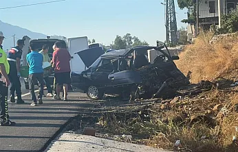 Seydikemer'de otomobil yoldan çıktı: 2 ölü