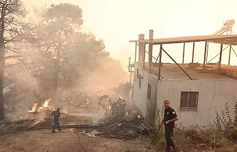 Seydikemer'deki orman yangınına müdahale sürüyor