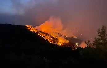 Seydikemer Yangınında Gece Mesaisi! Müdahale Karadan Devam Ediyor