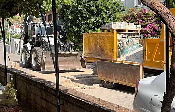 Taşkaya Mahallesi'nde Bozulan Parke Yollar Yenileniyor