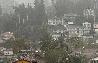 Turuncu kodlu uyarının ardından Fethiye'de yağış şiddetlendi
