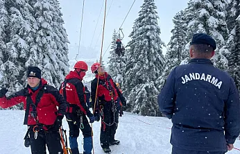 Uludağ'da telesiyej arızası: 52 tatilci kurtarıldı, 8 kişiyi kurtarma çalışması sürüyor