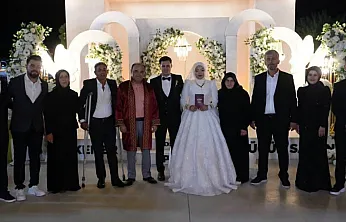 Viranlar ailesinin mutlu günü: Hasan Salih Viran ve Cemre Uçku dünyaevine girdi