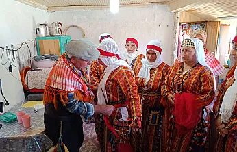 Yayla Karaçulha Yörük Şenliği'nde Temsili Gelin Alma Geleneği Yaşatıldı