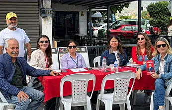 Yeni Parti Fethiye İlçe Başkanlığı'ndan Çalış Plajı'nda Üye Standı