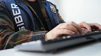 Altınlarını 'koruma altına alacağız' diyerek dolandırdılar