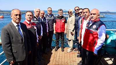 Bakan Yumaklı, Milas'taki su ürünleri tesisinde sektörün hedeflerini açıkladı