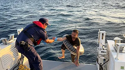 Bodrum Açıklarında Yüzerek Yunanistan'a Geçmeye Çalışan Göçmen Yakalandı