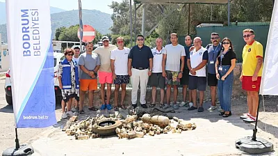 Bodrum'da deniz dibinden çıkanlar şaşırttı: Torba sahilinden 75 kilo atık çıkarıldı