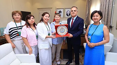 Kazakistanlı eğitimcilerden Muğla Valisi Akbıyık'a ziyaret