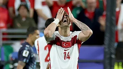 Milli futbolcular gözyaşlarını tutamadı