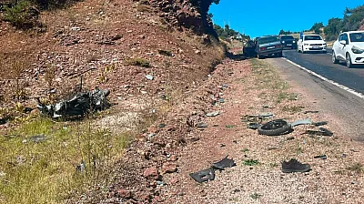 Seydikemer'de otomobil ile motosiklet çarpıştı: 1 ölü, 2 yaralı