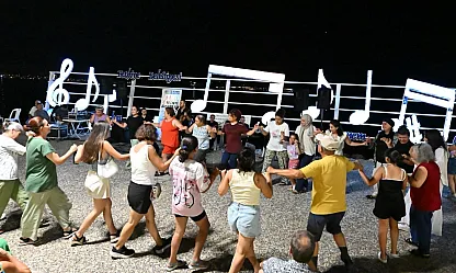 Fethiye'de Müzikli Akşamlar Sahil Bandını Şenlendirdi