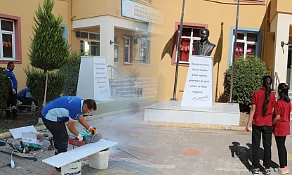 Muğla Büyükşehir'den zarar verilen Atatürk büstüne hızlı müdahale