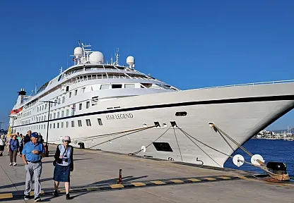 Bodrum'a 300 yolcusuyla geldi